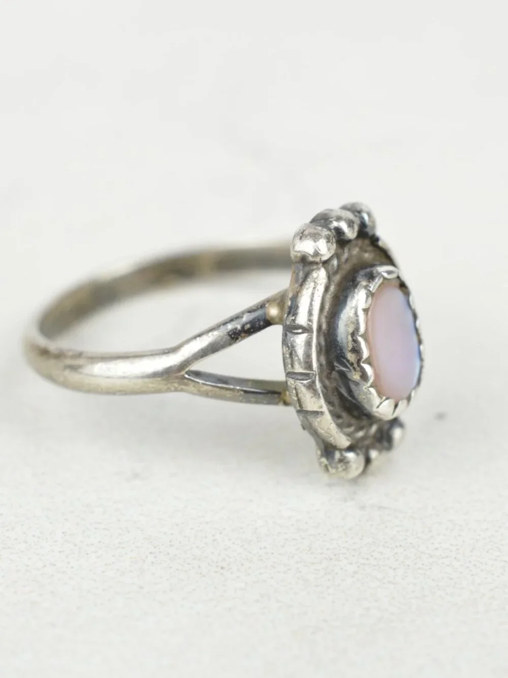 Vintage 925 Sterling Silver Pink Mother of Pearl Ring Size 4.25 Southwest 1.9g